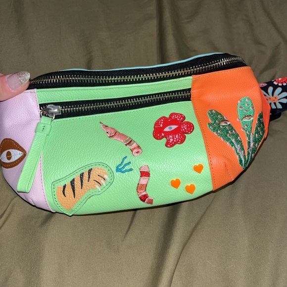 Min & Mon Harold Fanny Pack. - Picture 2 of 6